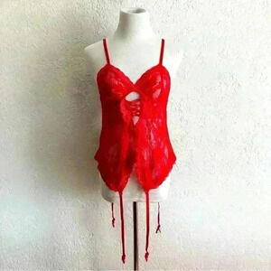 Red lace bustier with removable garter straps size‎ medium